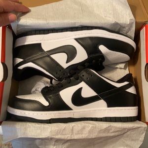 Nike dunks size 11